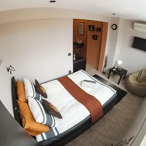 5 Corners Apartment